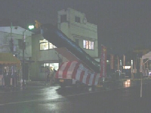 ����L���E��