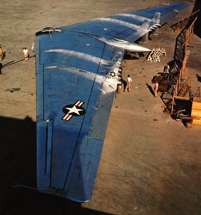 Quelques photos sympas des Northrop YB-49 et YRB-49A Yb-49_03