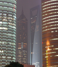 �����݌v�Ȃǌ��z�C���e���A�̃v���̐搶������������E�𒸂��Ă���܂�