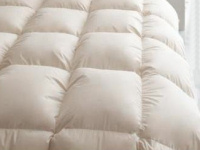 �ꗬ�z�e���̃f���x(�H�уx�b�h�J�o�[)�����ƒ�����ɔ̔���