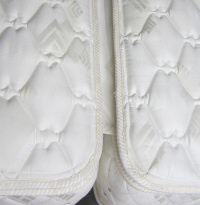 �L���O�T�C�Y��N�C�[���T�C�Y�A�L���O�T�C�Y�̃x�b�h�@�J���t�H���j�A�L���O�T�C�Y �傫�ȃx�b�h�@ �ʒ� ����