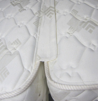 �L���O�T�C�Y��N�C�[���T�C�Y�A�L���O�T�C�Y�̃x�b�h�@�J���t�H���j�A�L���O�T�C�Y �傫�ȃx�b�h�@ �ʒ� ����