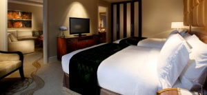 �z�e���̃x�b�h�E�}�b�g���X