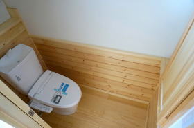 無垢材を使ったトイレのリノベ　さいたま市事例写真