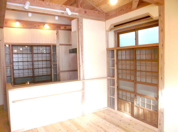 新築に古材を使うと違った雰囲気がでてきます　武蔵野市事例写真