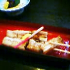 ���Ăƈ���Ă������肵�ĂĔ����B���傤�������T�r�Əݖ��ŐH�ׂ܂��B