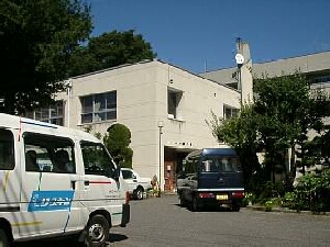 �{���s���}����